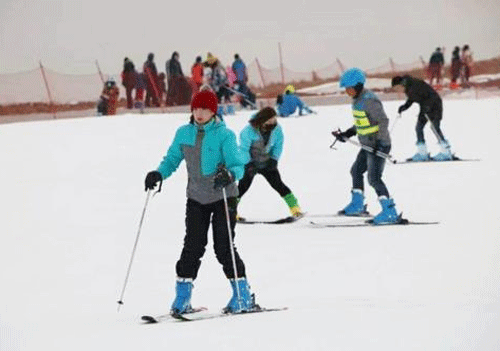 滑雪app开发在雪场发现最有趣的雪友--广州软件开发app酷蜂科技