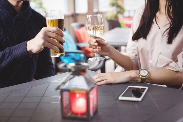 打造爆款酒吧社交APP：核心功能规划与用户体验设计指南