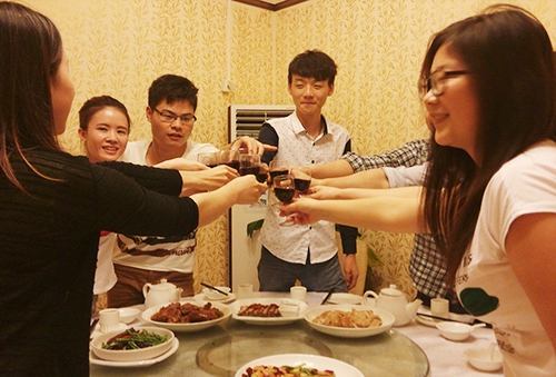 酷蜂家人生日晚宴-app开发公司广州酷蜂科技