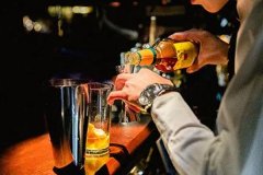 调酒app定制开发帮助鸡尾酒爱好者提高调酒技能发现新口味