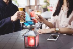 打造爆款酒吧社交APP:核心功能规划与用户体验设计指南 打造爆款酒吧社交APP:核心功能规划与用户体验设计指南